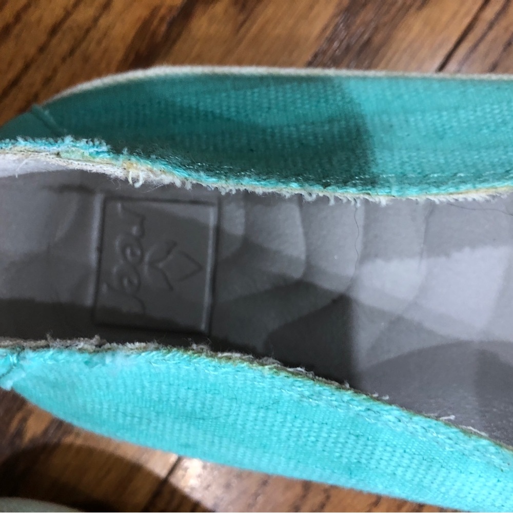 Reef blue shoes-never worn size 8 - Picture 2 of 4